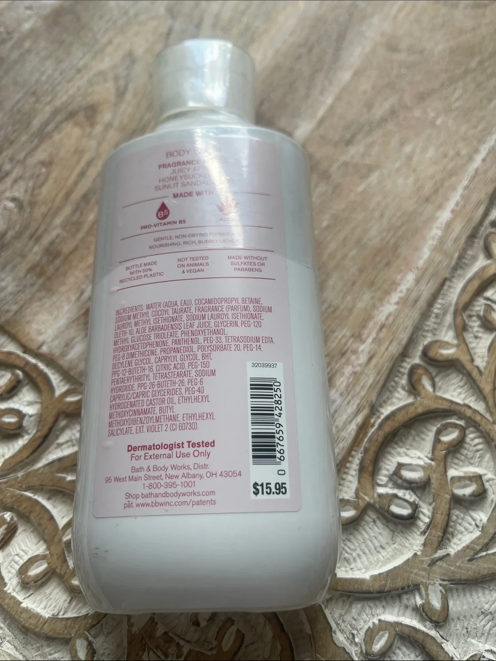 Bath & Body Works Bright & Breezy Body Wash - Pink & Peach Gradient